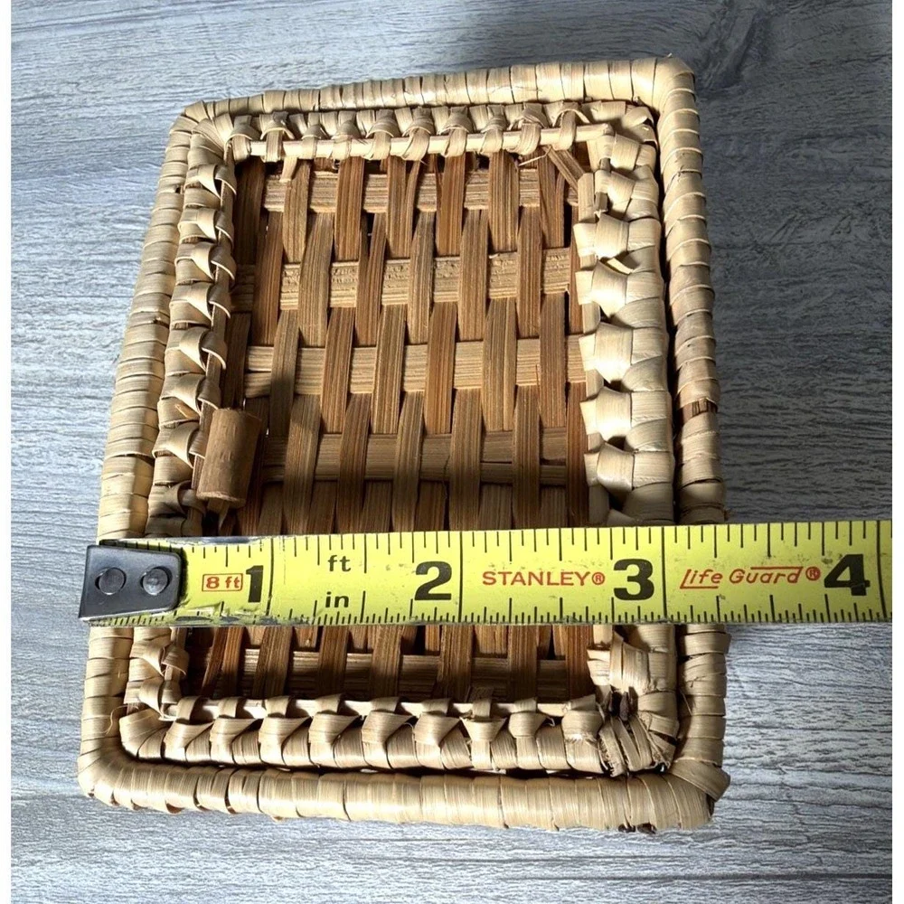 Small Vtg Hand Woven Bamboo Pandan Leaves Lidded Basket Bali Indonesian Trinkets